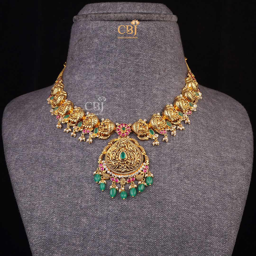 Feathered Elegance: Short Light Weight Necklace with Enchanting Peacock Motifs