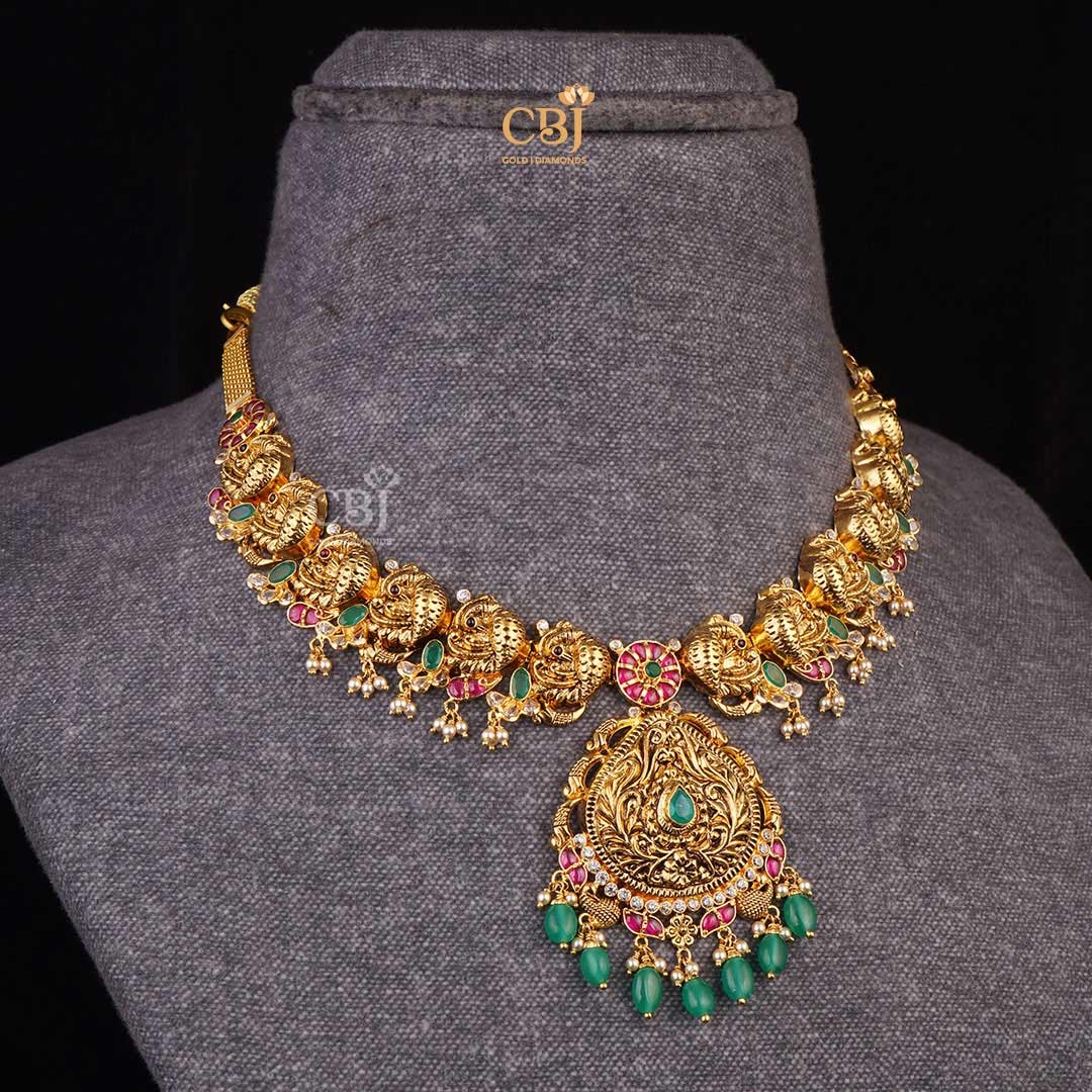 Feathered Elegance: Short Light Weight Necklace with Enchanting Peacock Motifs