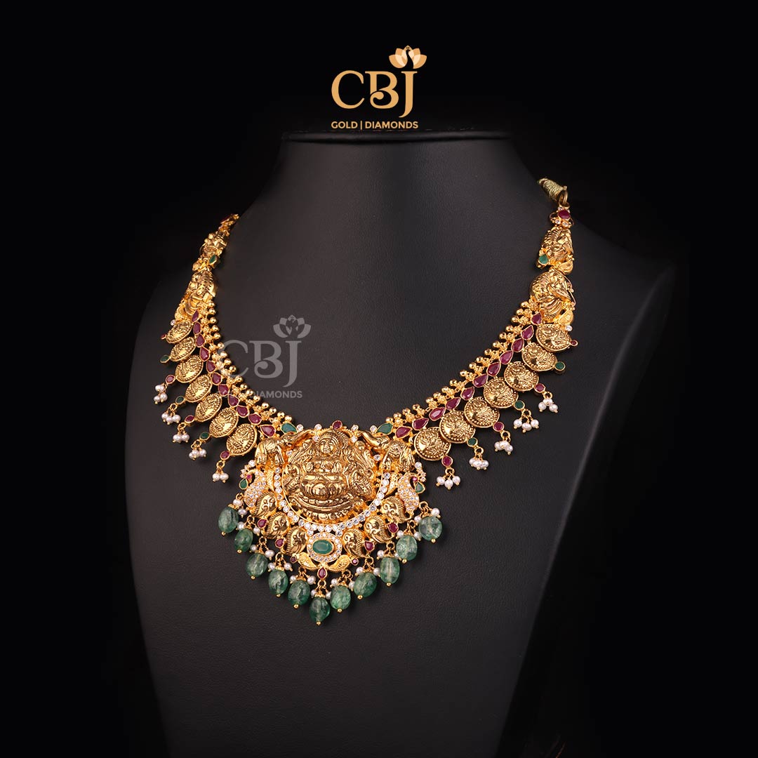 A lightweight Lakshmi Kasumala with an enriching design featuring CZ