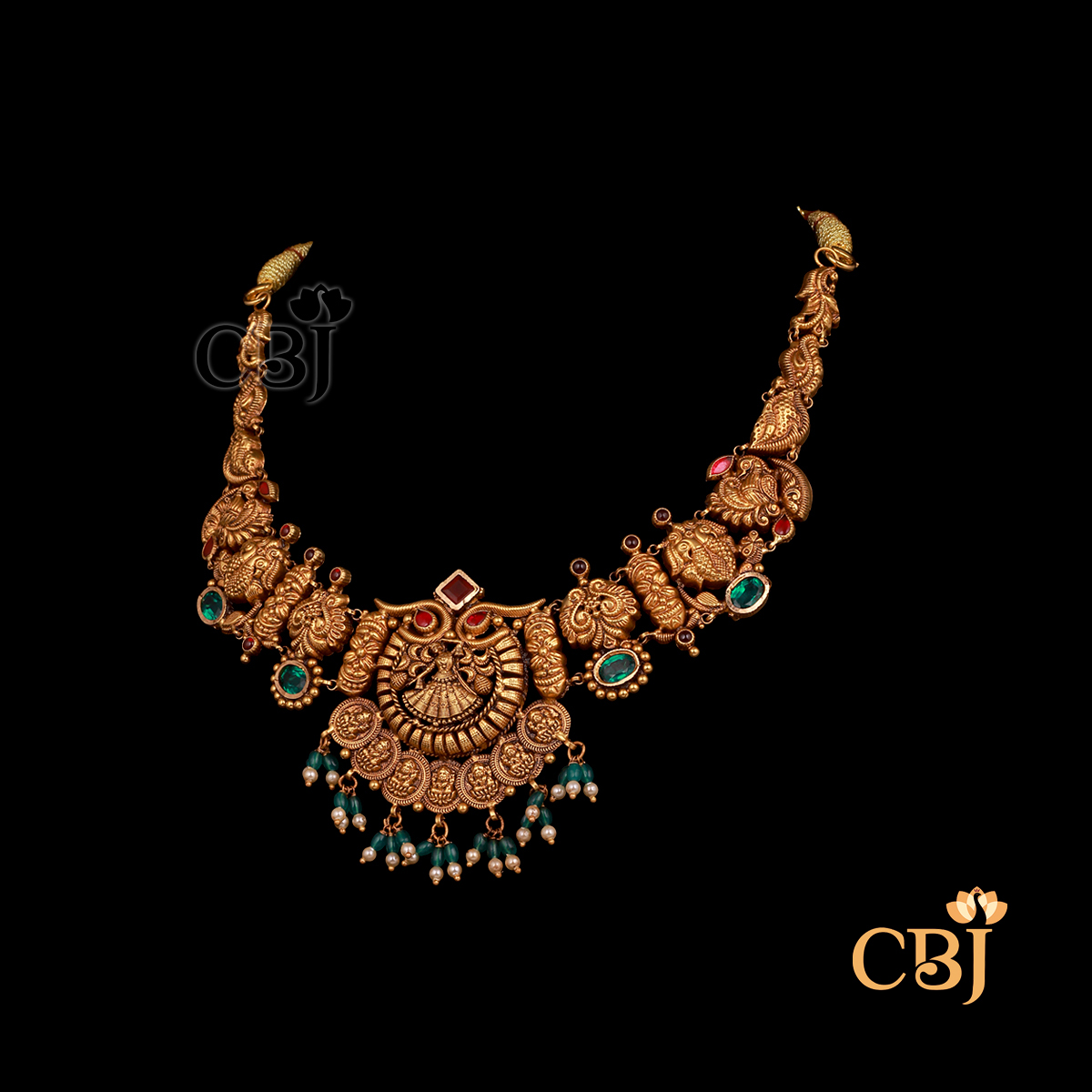 19 grams antique Nakshi short gold necklace with bold handcrafted motifs