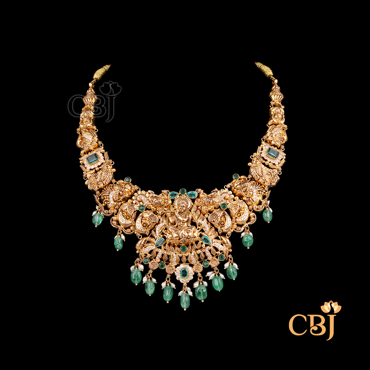 Front view of CBJ's 36 Grams Short Light Weight Necklace Design