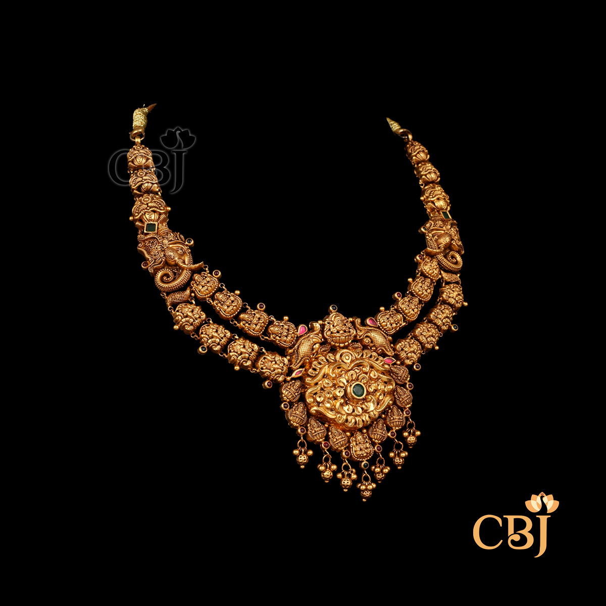 Side view of CBJ's 33.26 grams of Antique lightweight short Necklace with Onxy and Ruby potas