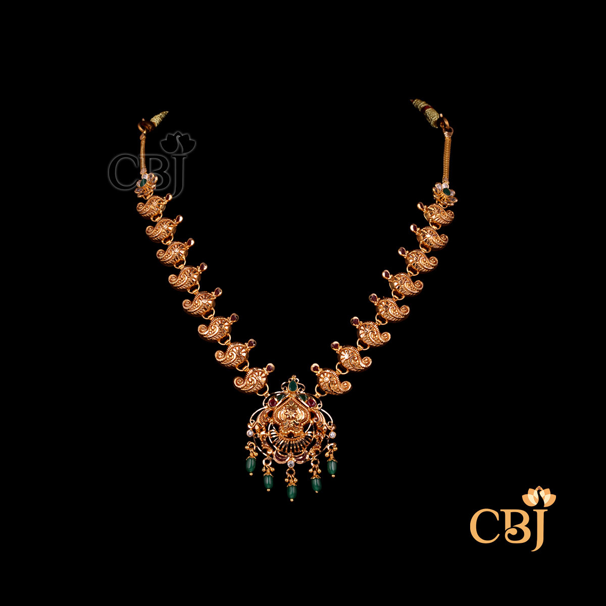 Front view of CBJ's 14 Grams Short Light weight gold necklace Design