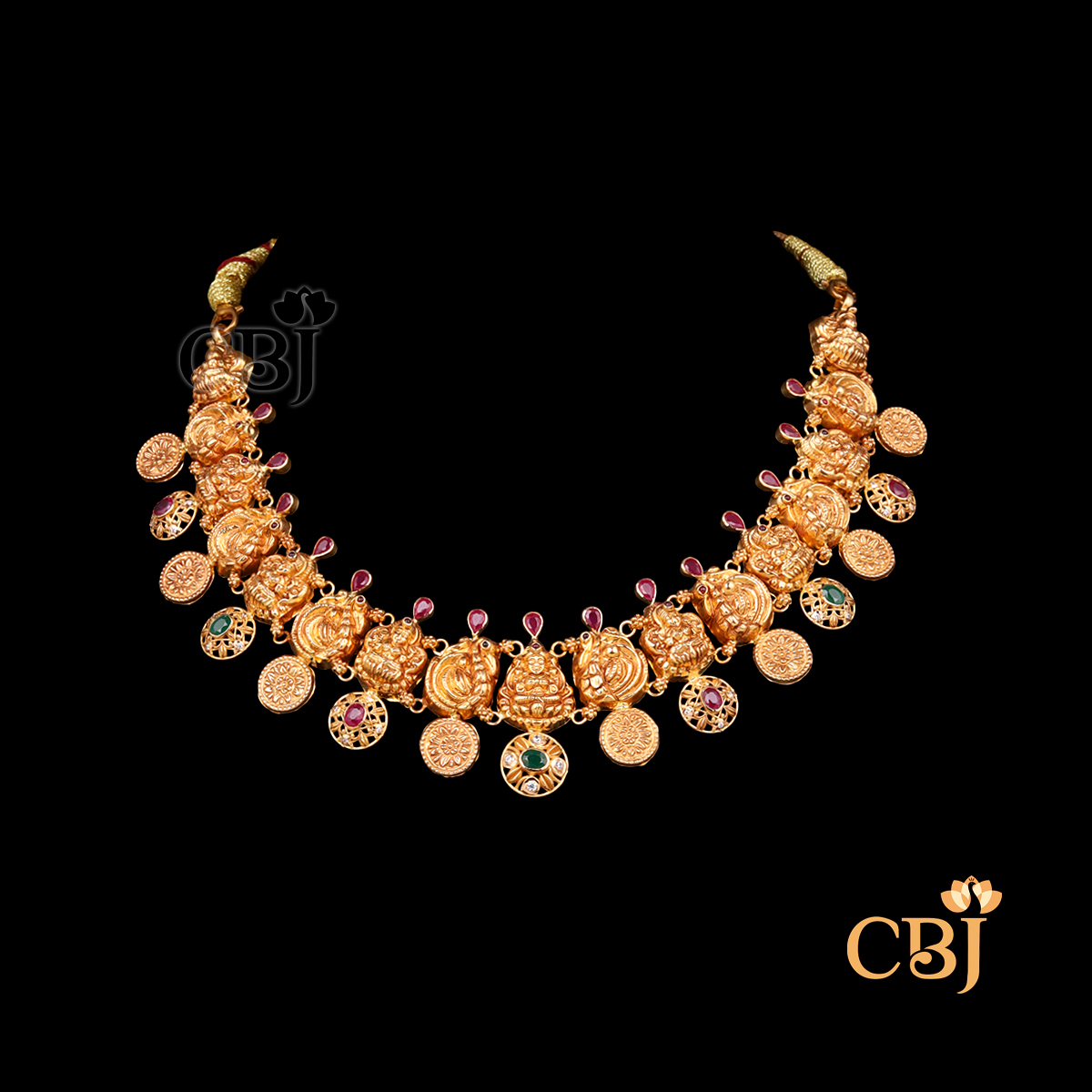 18 grams lightweight short Necklace shown as a small gold necklace with a compact structure, smooth finish, and close neckline fit.