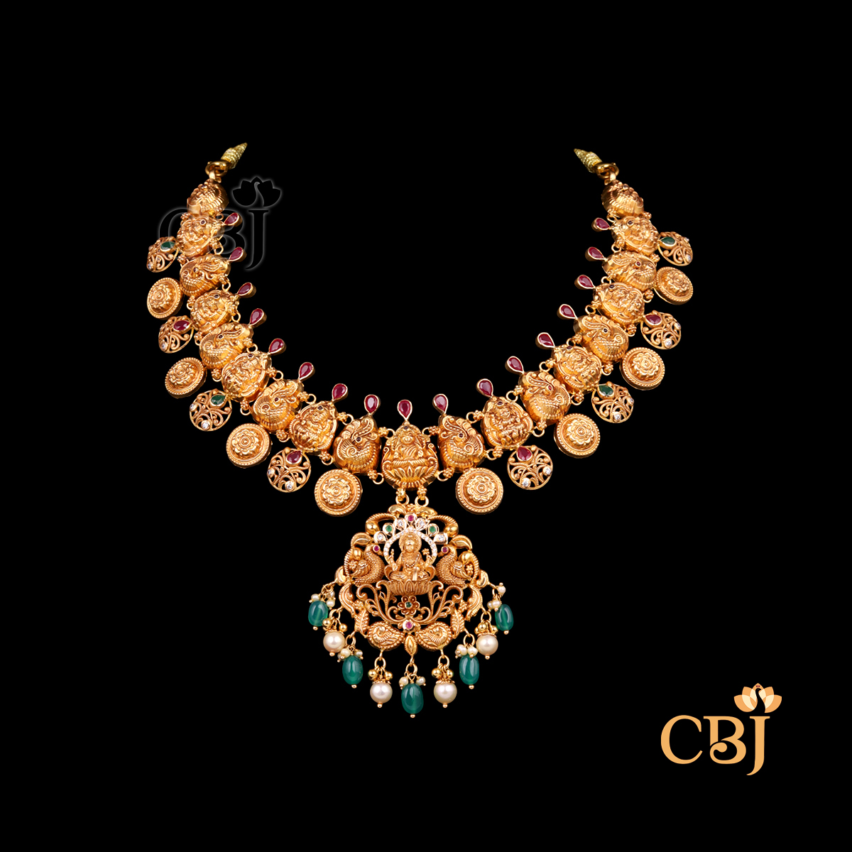 33 grams lightweight short Necklace displayed as a gold necklace with a compact design, smooth finish, and close neckline fit.