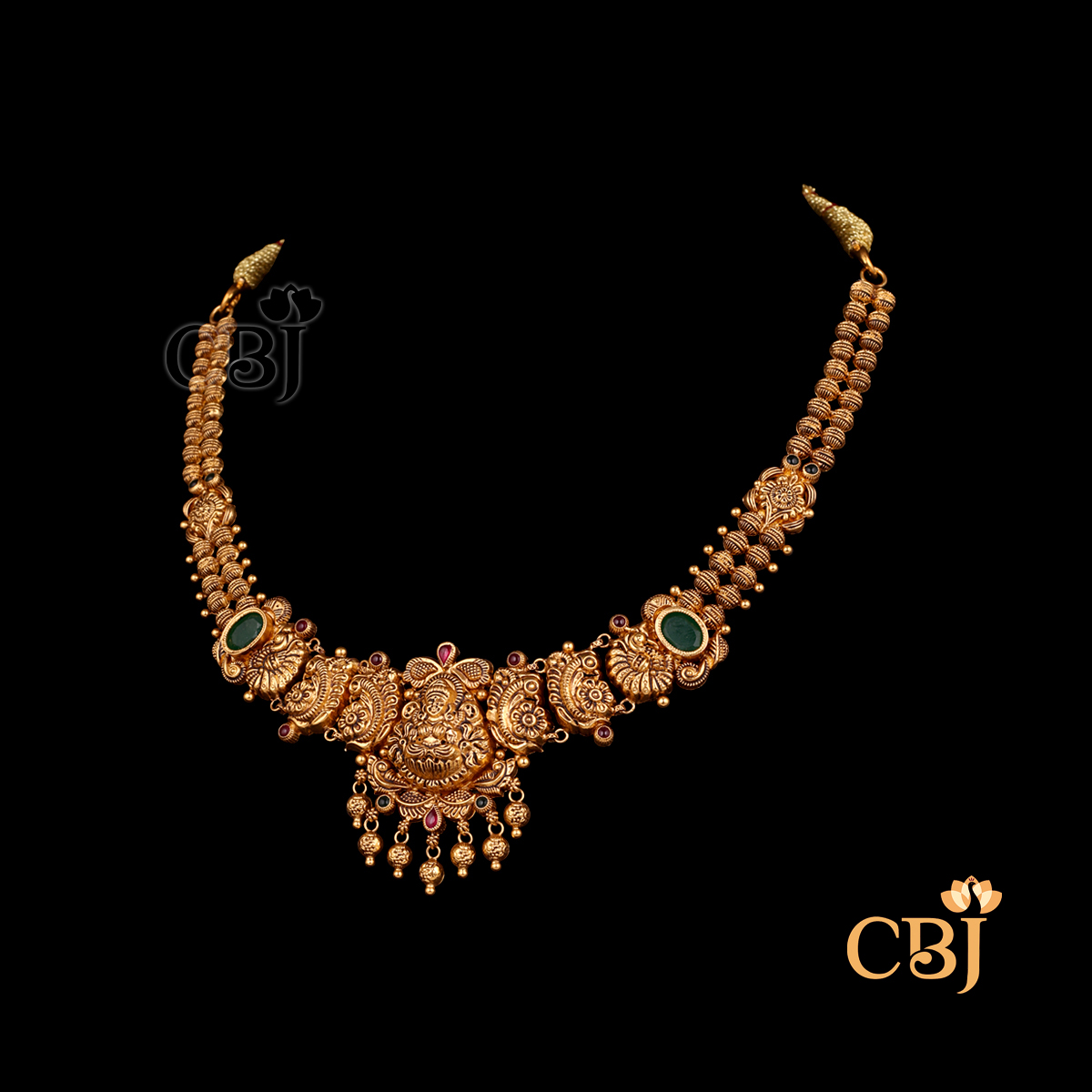 12 grams Antique lightweight short Necklace displayed as a small gold necklace with antique texture