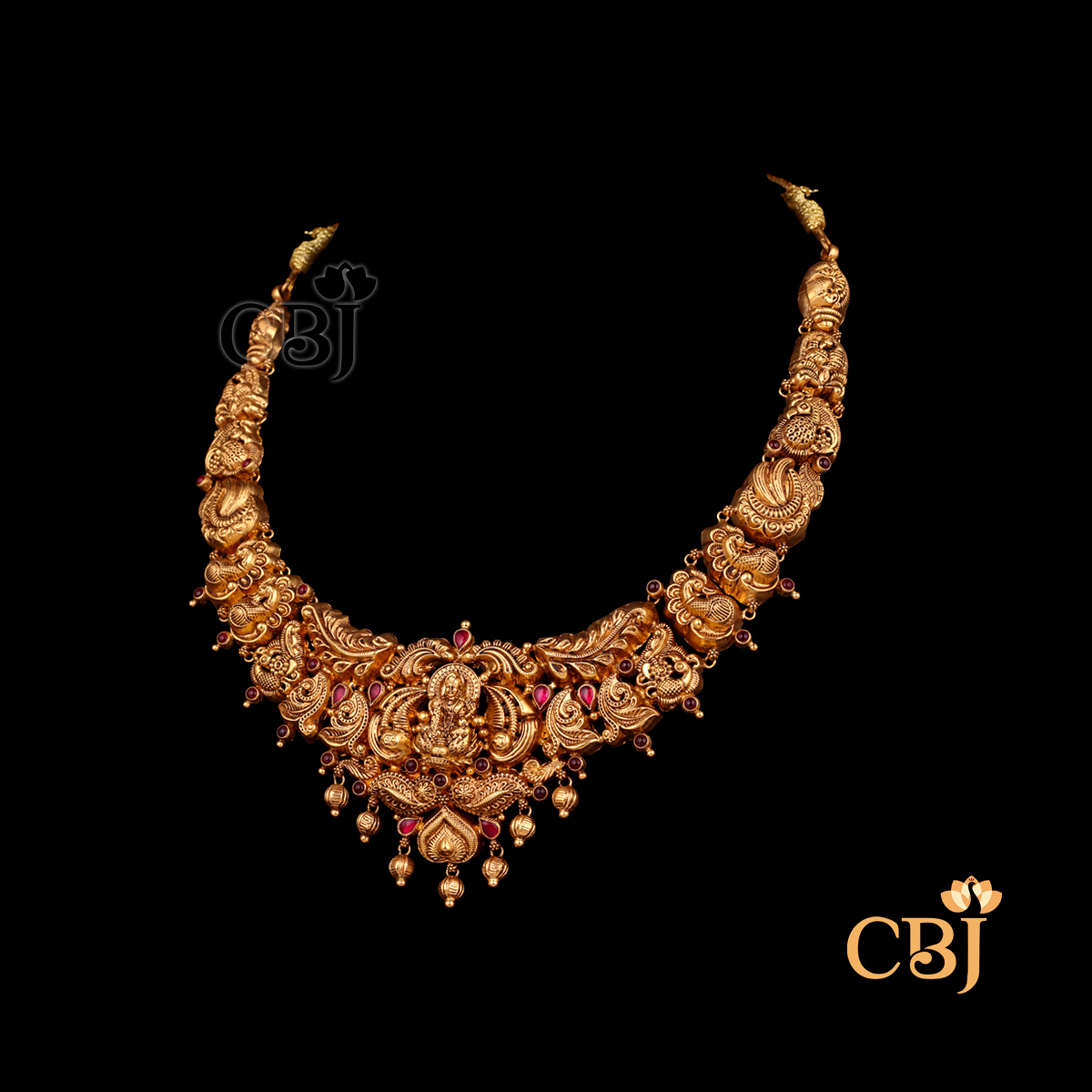 20 gram Antique Lightweight short gold Necklace Design displayed as a close-fitting gold necklace with antique texture