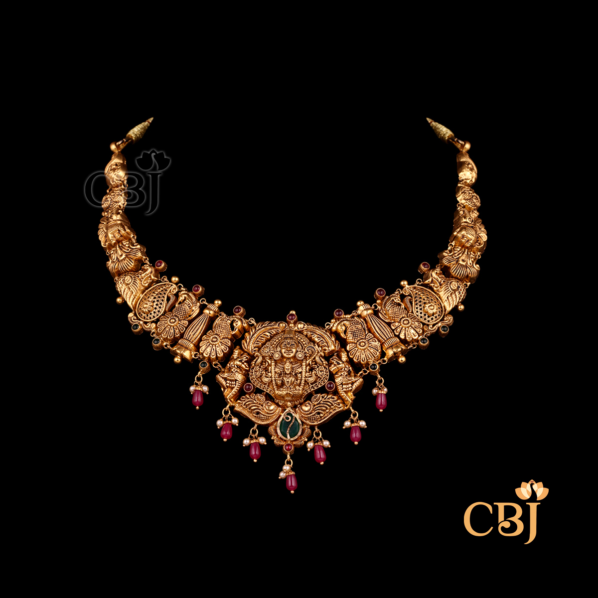 18 gram lightweight short antique gold Necklace Design displayed as a close-fitting gold necklace with antique texture, patterned detailing, and polished finish.