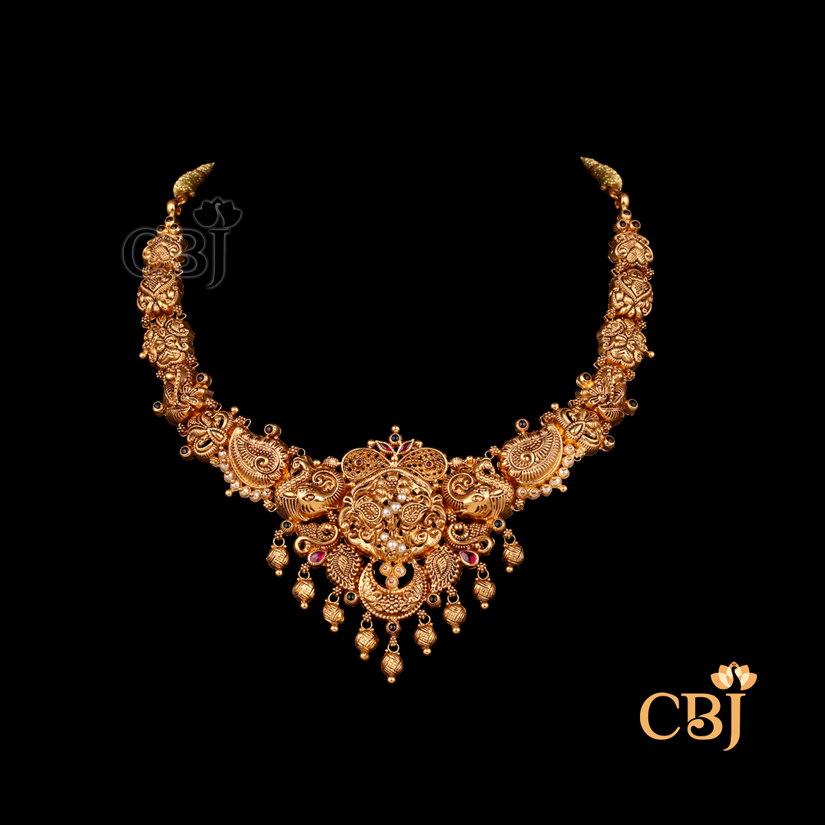 15 gram Antique lightweight short gold Necklace Design displayed as a close-fitting gold necklace with antique texture, patterned detailing, and polished finish.